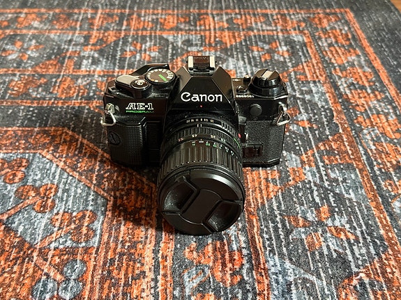 Canon AE-1 Program + 3 linssiä