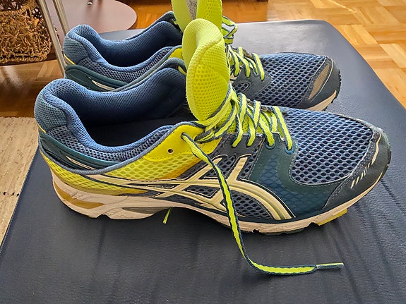 Asics juoksutossut