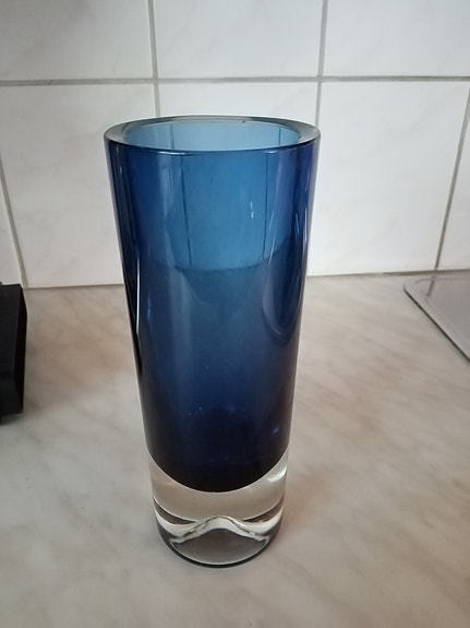Vanha sininen maljakko