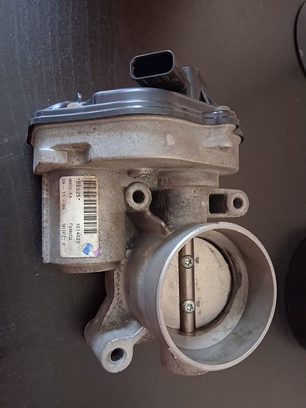 Volvon varaosat, ollut volvo v70 mk3 2.0f