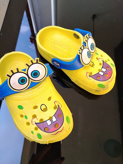 Crocs x Paavo Pesusieni (SpongeBob) -clogit, koko C6/C7 (22–24)