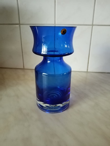Vanha sininen maljakko
