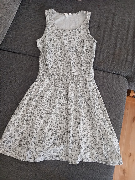 Harmaa mekko 140 cm