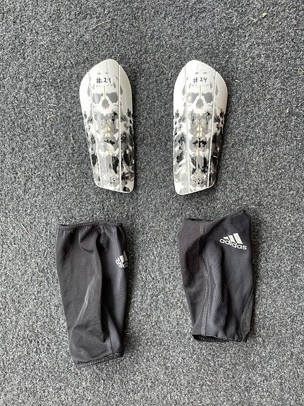 Adidas säärisuojat