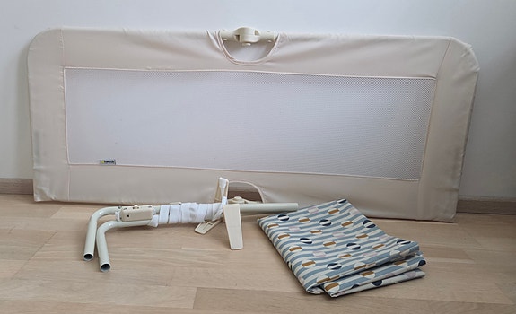 Sängyn turvalaita, 108 cm leveä
