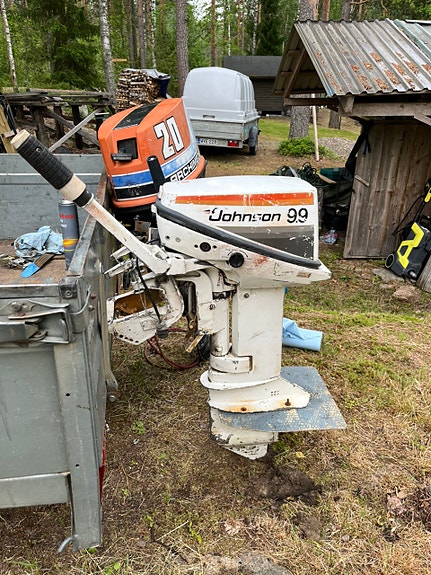 Perämoottoreita ja perämoottorin osia 200€ kokopaketti!