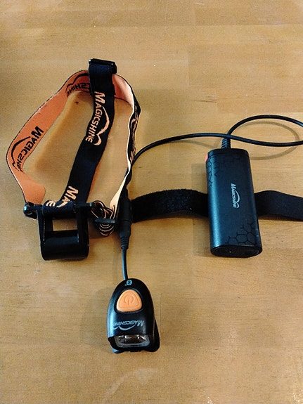 Magicshine pyörän/otsavalo powerbank ominaisuudella