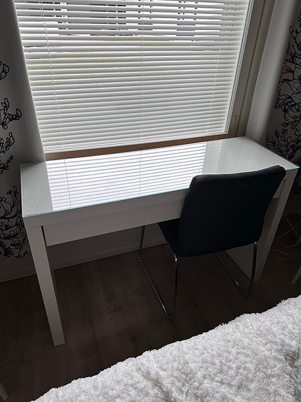 IKEA MALM kampauspöytä