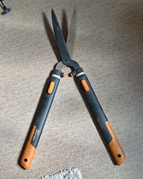 Fiskars pensassakset puutarhasakset
