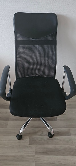 OFFICE CHAIR!