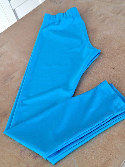 Turkoosit leggingsit