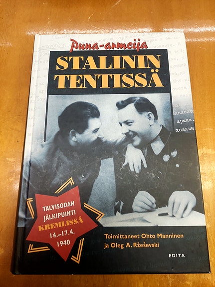 Puna-armeija Stalinin tentissä -kirja