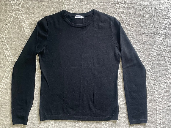 Filippa K ohut Merino R-Neck neule XS musta