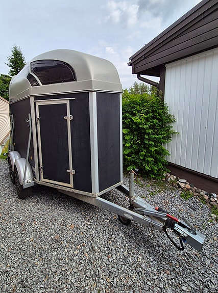 Atec Starline Diamond kahden hevosen traileri