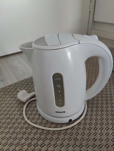 Philips vedenkeitin valkoinen