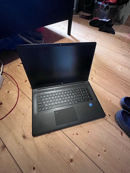 HP kannettava tietokone musta