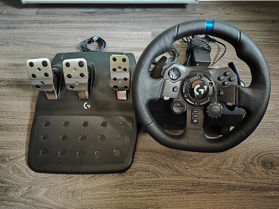 Logitech G923 rattiohjain + polkimet Pc/PS