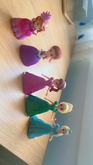 5 prinsessahahmoa – Elsa ja vaihdettavat mekot