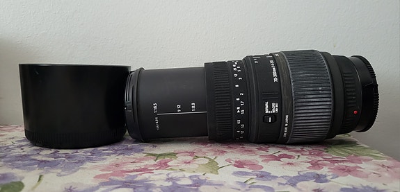 Sigma 70-300mm f/4-5.6 DG Macro -telezoom-objektiivi