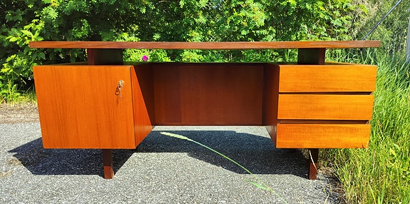 Loistava teak vintage kirjoituspöytä