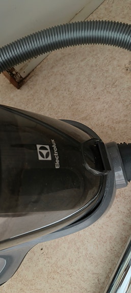 Electrolux pölynimuri harmaa