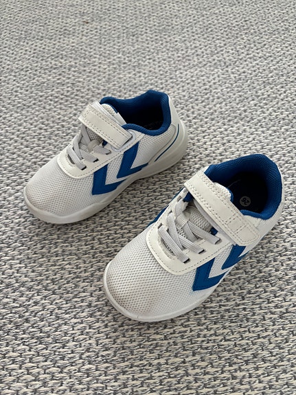 Lasten Hummel sisäpelikengät kokoa 26