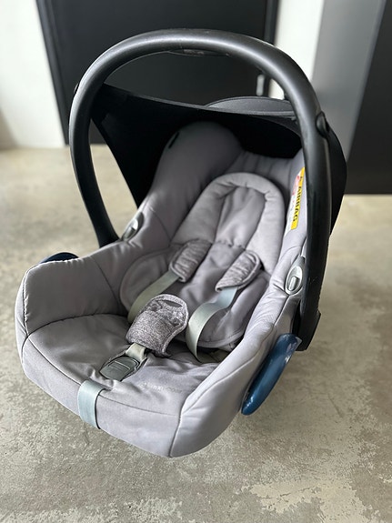 Maxi-Cosi CabrioFix + FamilyFix Isofix -telakka + tarvikkeet