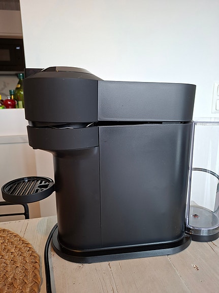 Nespresso Vertuo kahvikone musta