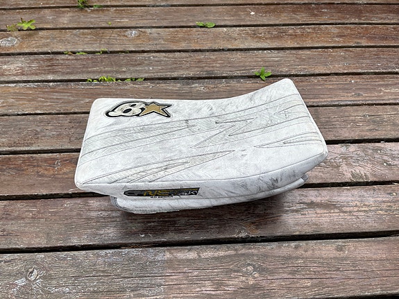 Brian’s Gnetik maalivahdin kilpi Jr
