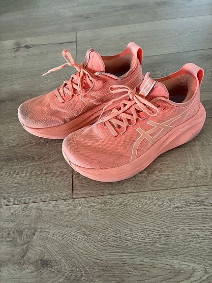 Asics juoksukengät