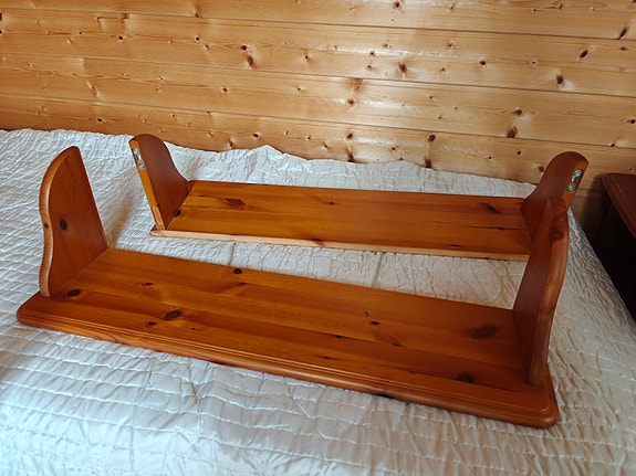 Puiset seinähyllyt 2kpl
