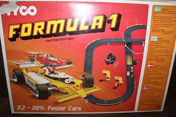 Tyco Formula 1 (x2 - 26% faster cars) vintage autorata 80/90-luvulta