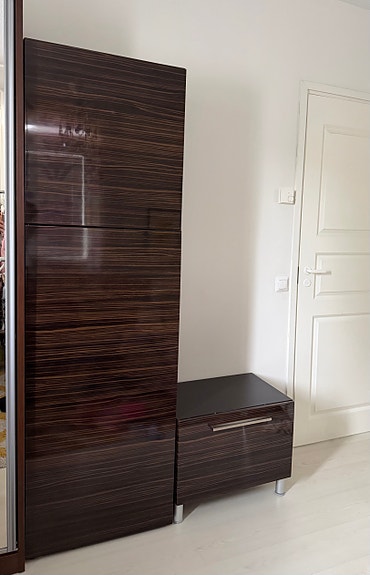 Ikea korkea ja matala kaappi