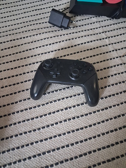 Myydään nintendo ohjain