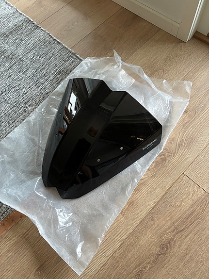 Myydään Kawasaki Z750 tuulilasi