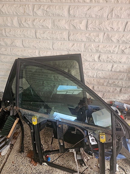 Audi RS6 C5 apukuskin puoleiset lasit