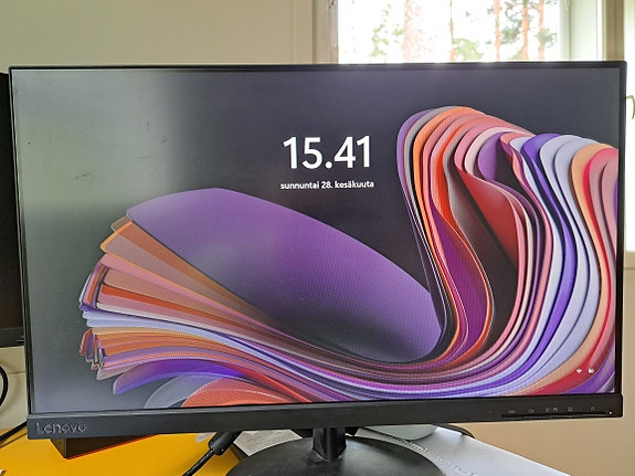Lenovo 24" tietokoneen näyttö