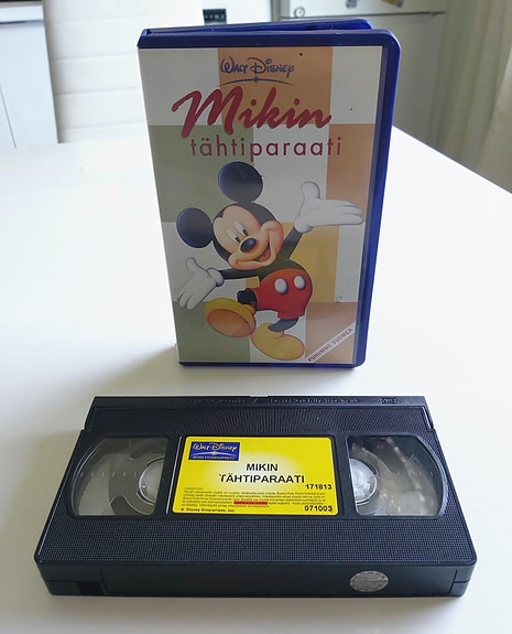 Mikin tähtiparaati VHS (Disney) – Suomeksi puhuttu klassikko