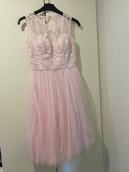 Pinkki juhlamekko