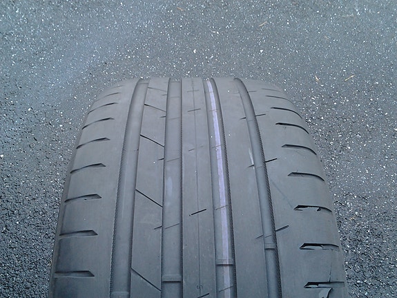 Kesärengas 1 kpl Nokian 275/35 20"