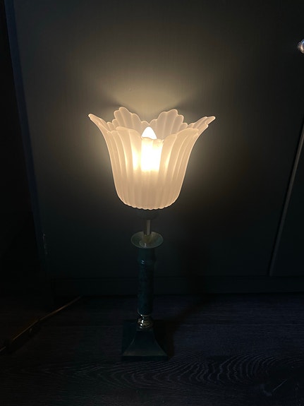 LampGustaf pöytälamppu tulppaani lasikuvulla vihreä
