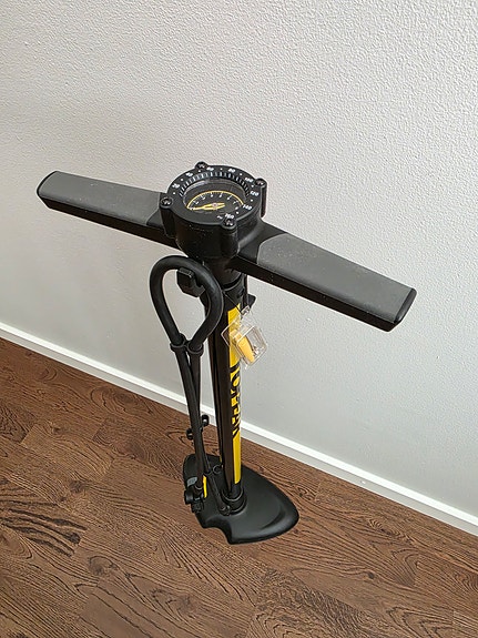 Topeak JoeBlow Elite polkupyörän pumppu