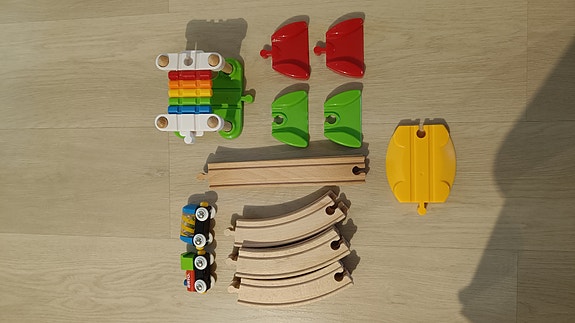 BRIO puinen junarata.