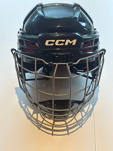 CCM Tacks 70 jr jääkiekkokypärä ristikolla