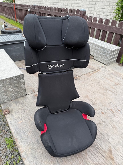 Cybex Solution X-fix istuinkoroke 15–36 kg musta