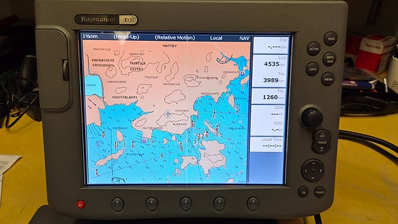 Raymarine C120 karttaplotteri