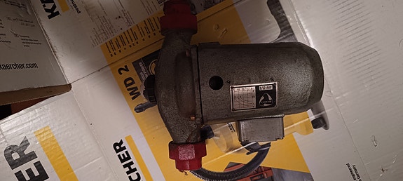 Kolmeks AVH-25/4 kiertovesipumppu