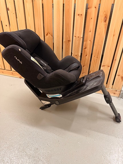 Nuna NORR i-Size 360° ISOFIX -turvaistuin 18,5kg musta  (40–105 cm)