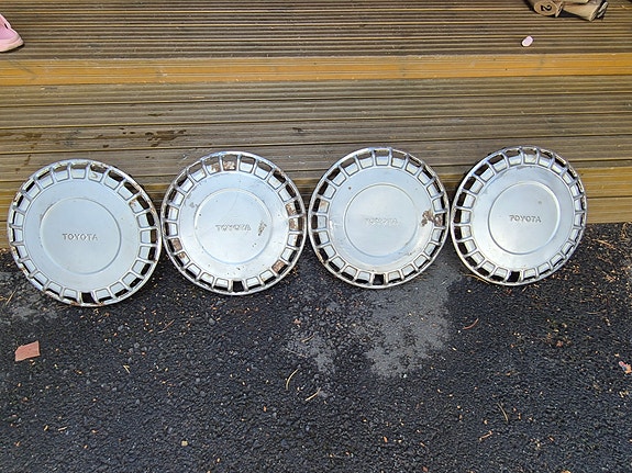 vintage teräs pölykapselit 13"