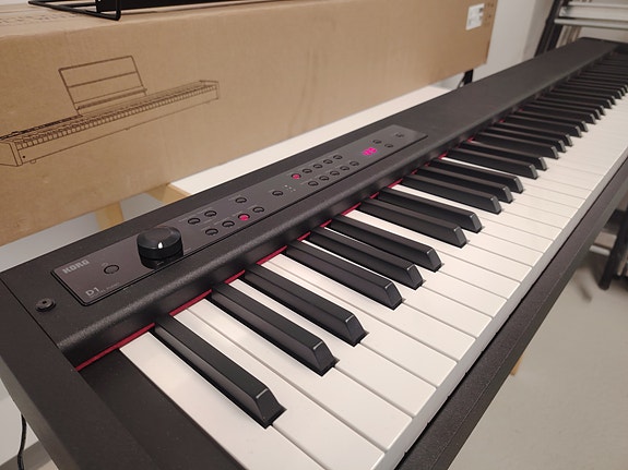Sähköpiano Korg D1